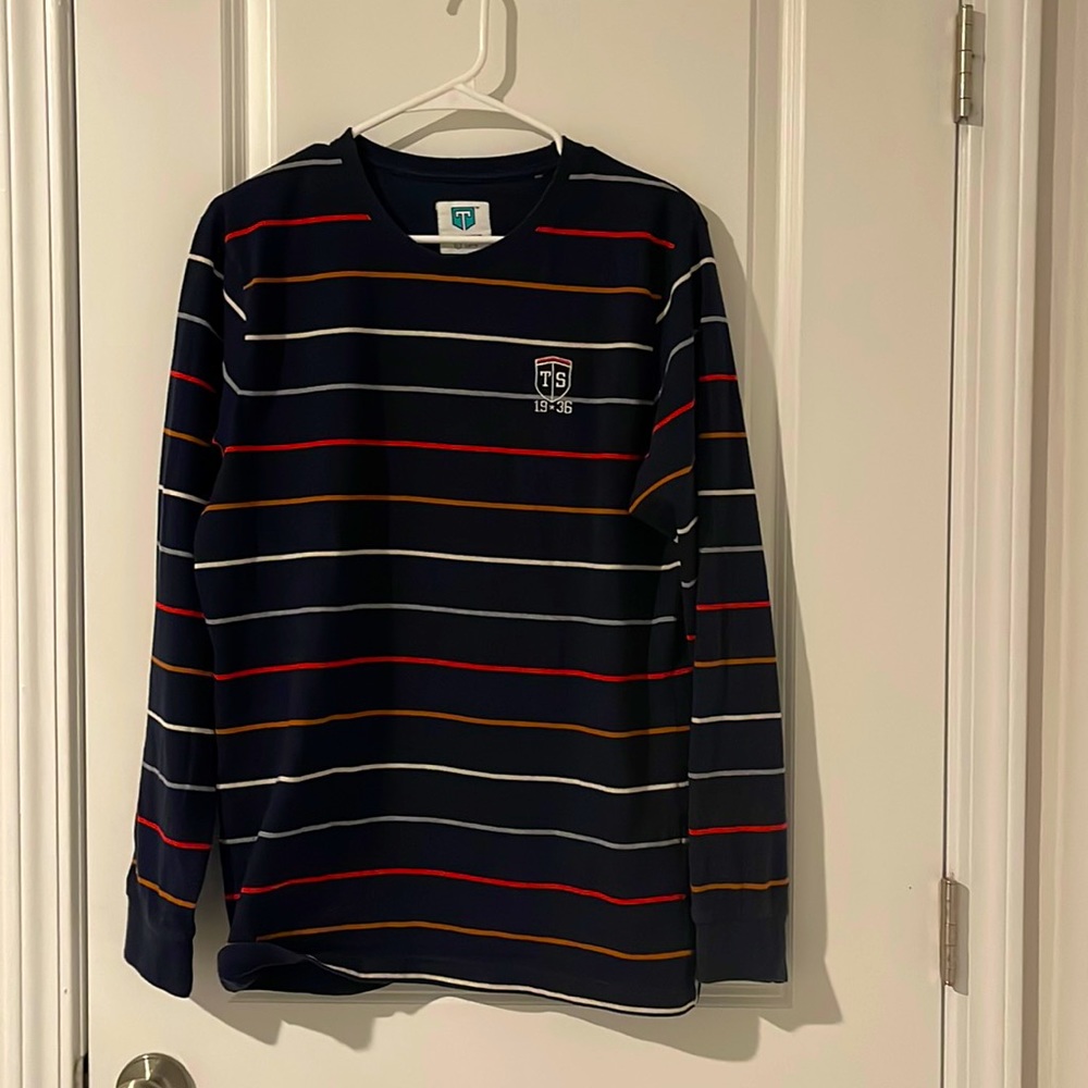 A long sleeve T-shirt.